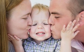 child-parents_2101408a.jpg